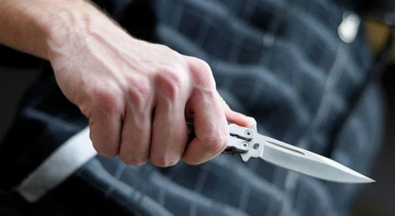 Dvanaestogodišnjak iz Tuzle prijetio vršnjaku u školi hladnim oružjem