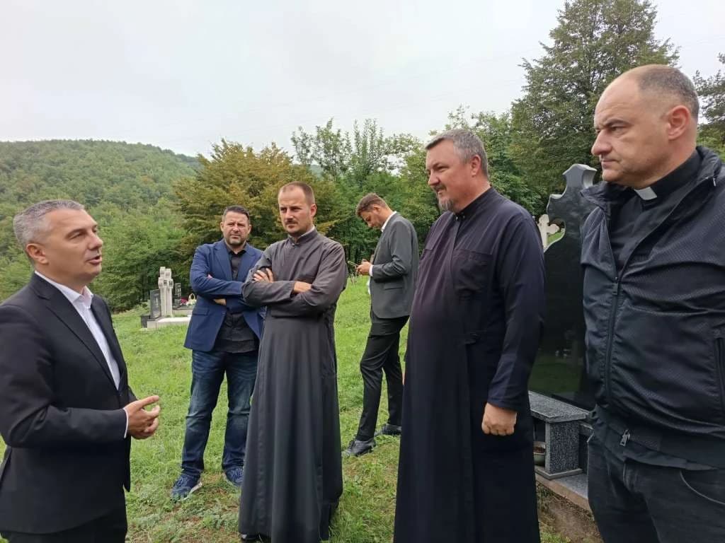 Dizdar obišao groblje Pečuj u Zenici, najavio podršku sanaciji devastiranih spomenika