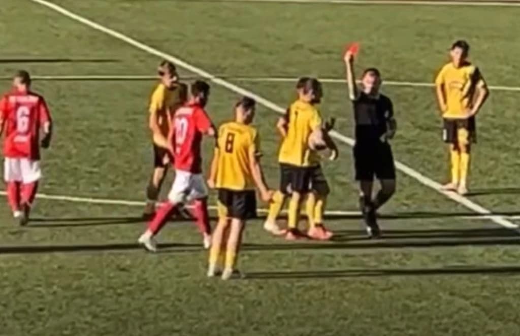 Nevjerovatne sudijske odluke sa bh. stadiona dugo će se prepričavati: Gosti u nevjerici, pojavio se i video