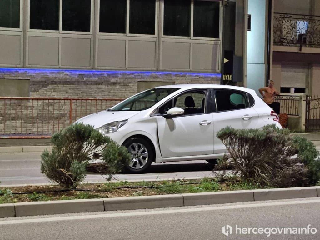 Automobilom udario tri pješaka u Mostaru