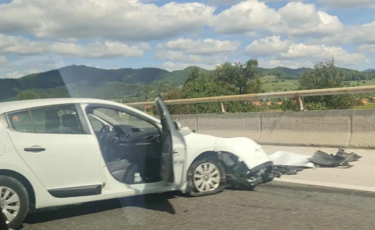 Saobraćajna nezgoda na autocesti kod Visokog, saobraćaj otežan