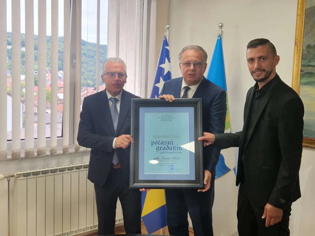 Nermin Nikšić proglašen počasnim građaninom Bosanske Krupe