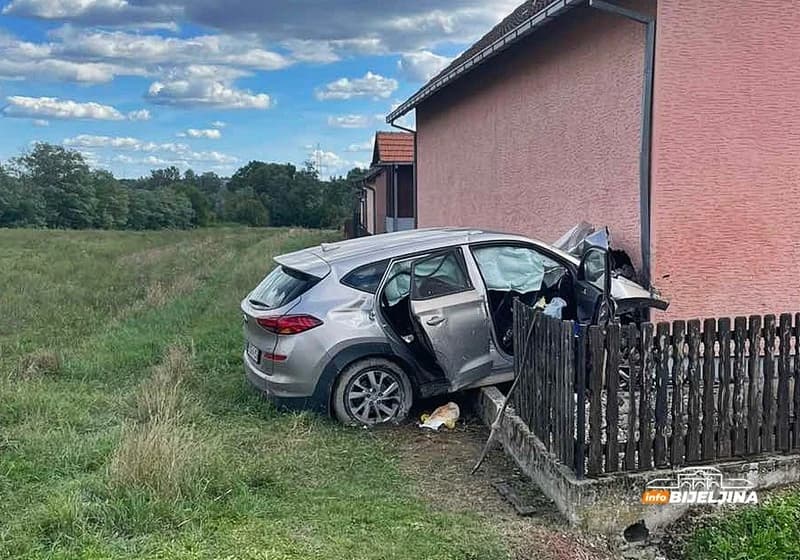 Teška saobraćajna nesreća u Bijeljini: Vozač poginuo, suvozač povrijeđen