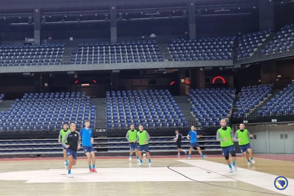 Bh. tim trenirao u Lotto Areni u Antwerpenu