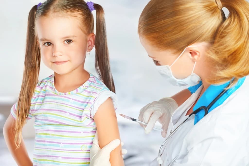Hasanović nije zadovoljan brojem vakcinisane djece, nedostatak pedijatara pokušava riješiti ljekarima porodične medicine