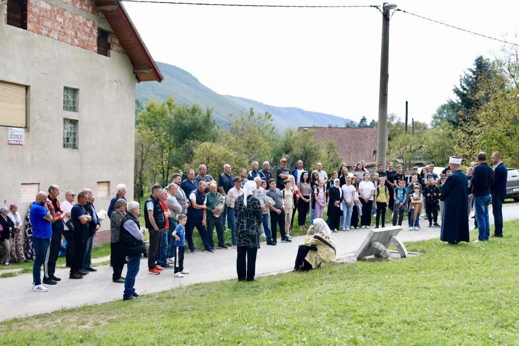 Obilježena 33. godišnjica zločina nad Bošnjacima Ljutočke doline: Tijela 31 žrtve spaljena