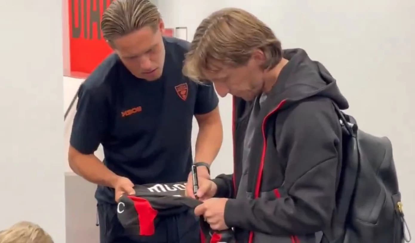 Hrvati se raspisali: Šta je Modrić mladom Bosancu napisao na dresu?
