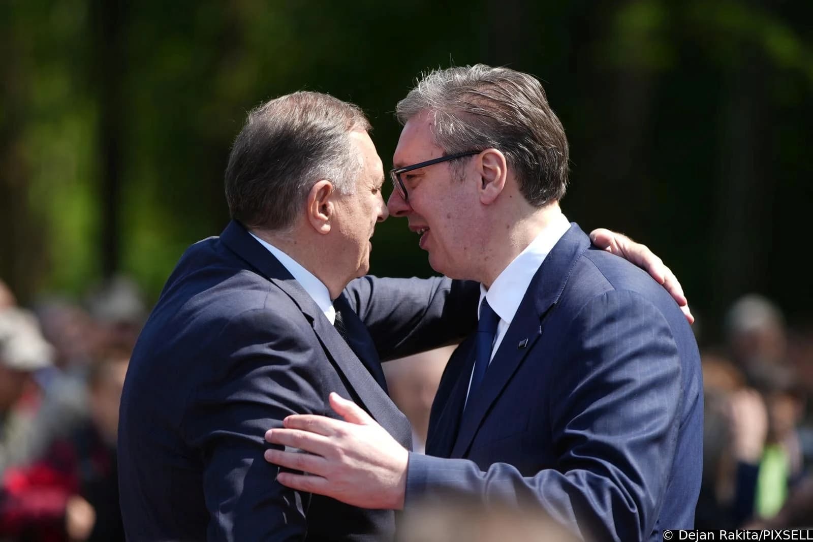 Beogradski advokat kritikovao osuđenika: Dodika u Srbiji narod hoće da bije jer iz RS-a dovodi glasače za Vučića