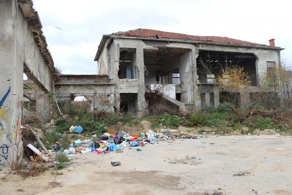 Bivša kasarna u Nedžarićima