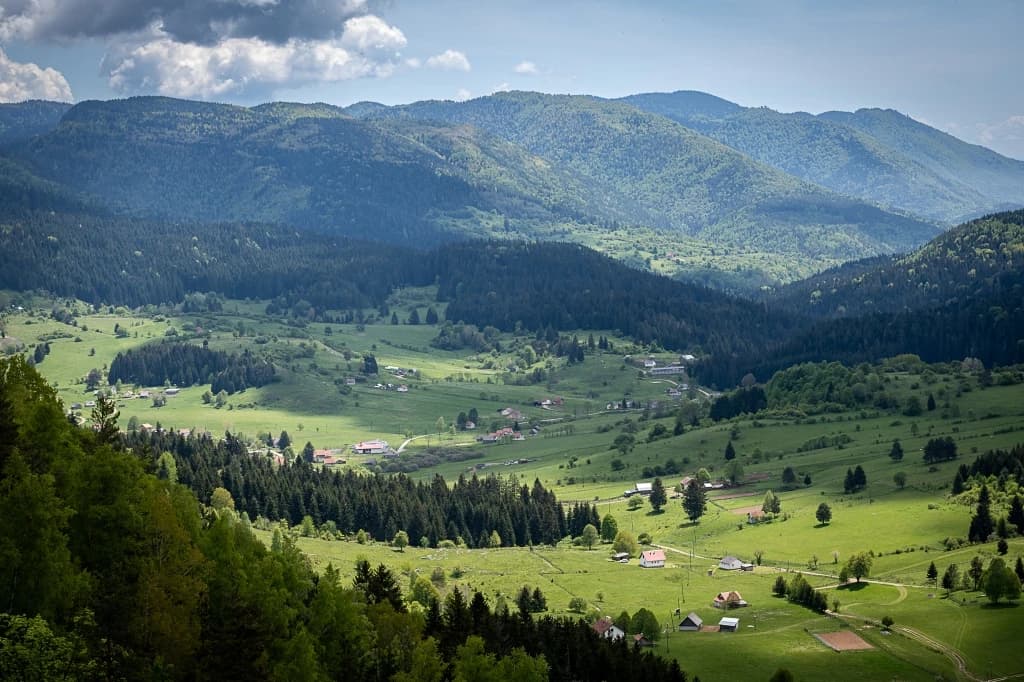 Povratnici ogorčeni, tvrde da im je ukinuto pravo liječenja u KS