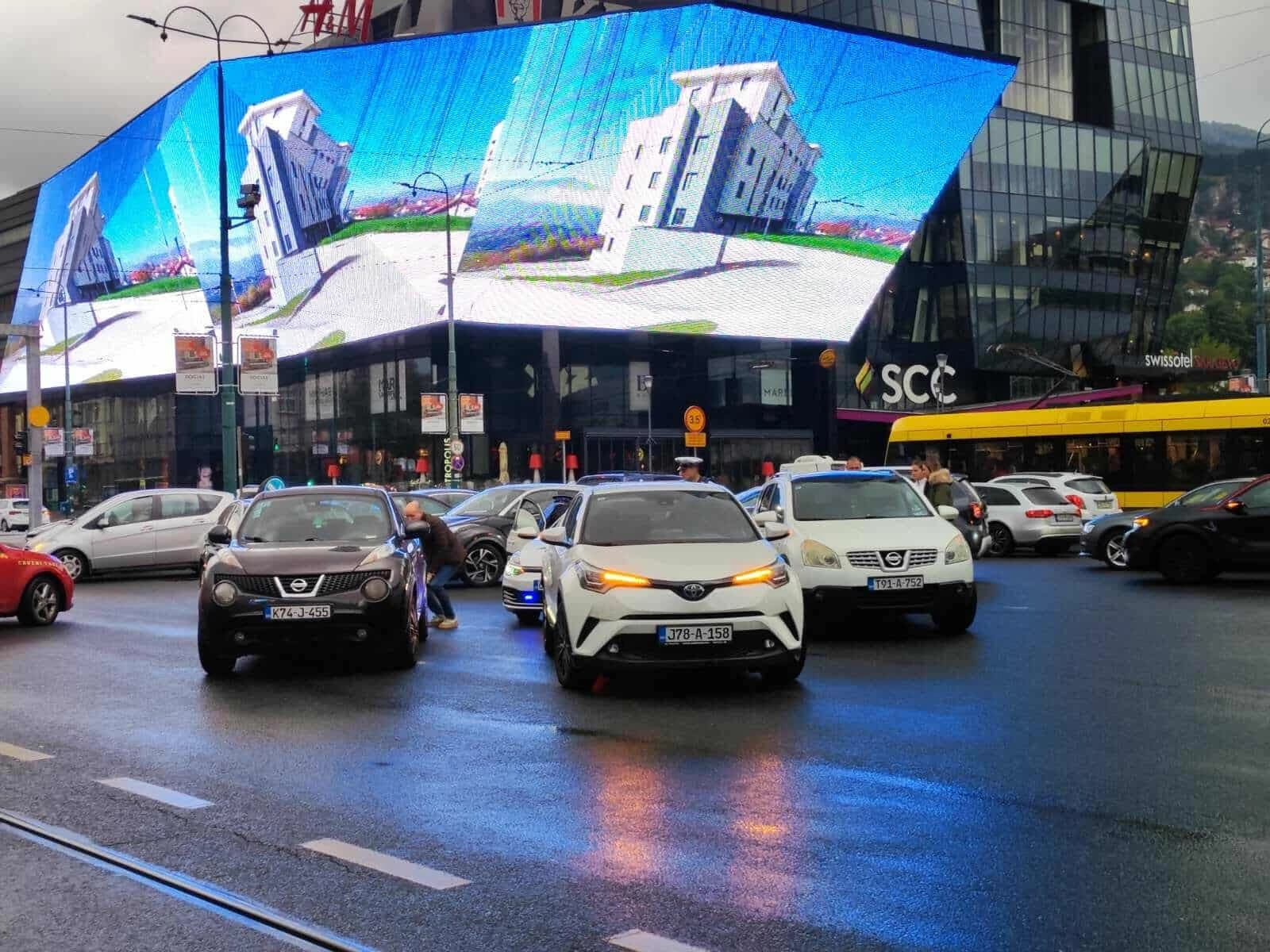 Sudarila se tri auta u centru Sarajeva, stvorile se još veće gužve u jutarnjoj špici