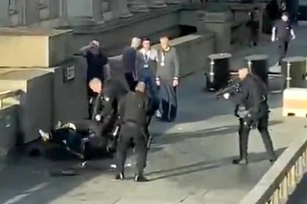 Policija na Londonskom mostu