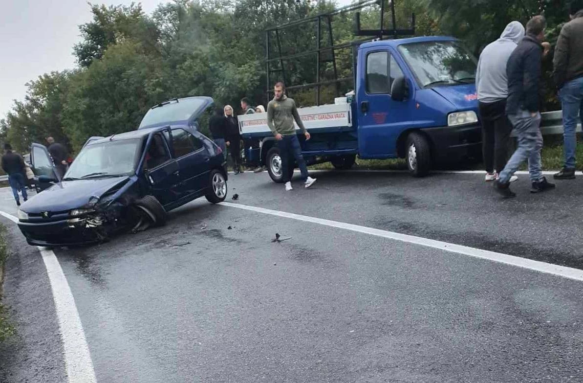 Sudar dva vozila na putu Tuzla-Bijeljina: Jedna osoba povrijeđena