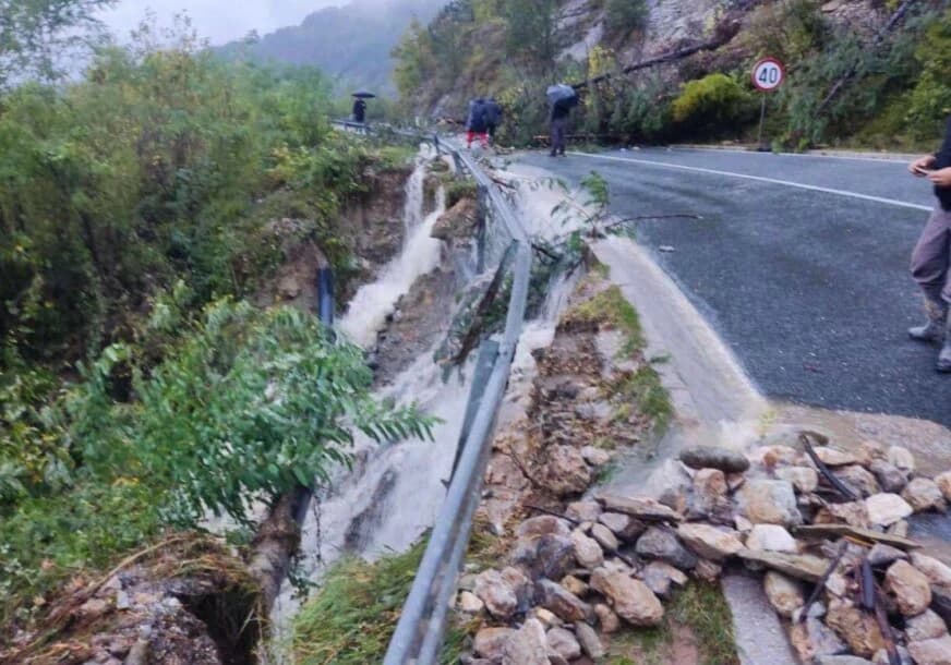 Prošla je godina od katastrofalnih poplava: Još se ne zna kada će početi sanacija puta M17 na dijelu Jablanica - Potoci
