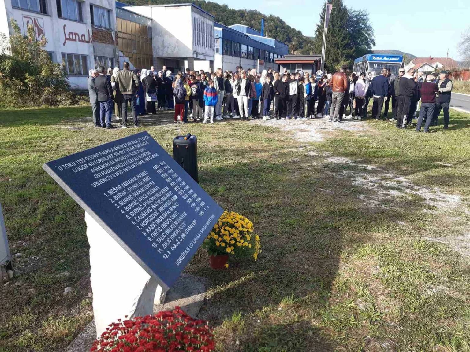 Bivši logoraši obilježavaju godišnjicu zločina u Sanskom Mostu: Tražimo da zločinci budu procesuirani