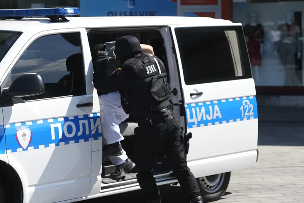 Pijani Banjalučanin pokazivao spolni organ na javnom mjestu i opirao se policiji