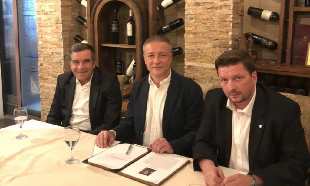 Crvenkovski potpisao izjavu o prihvatanju kandidature