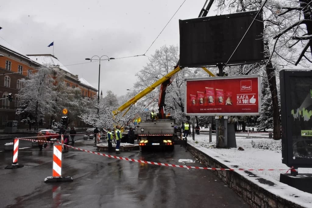 Uklanjanje displeja Općina Centar