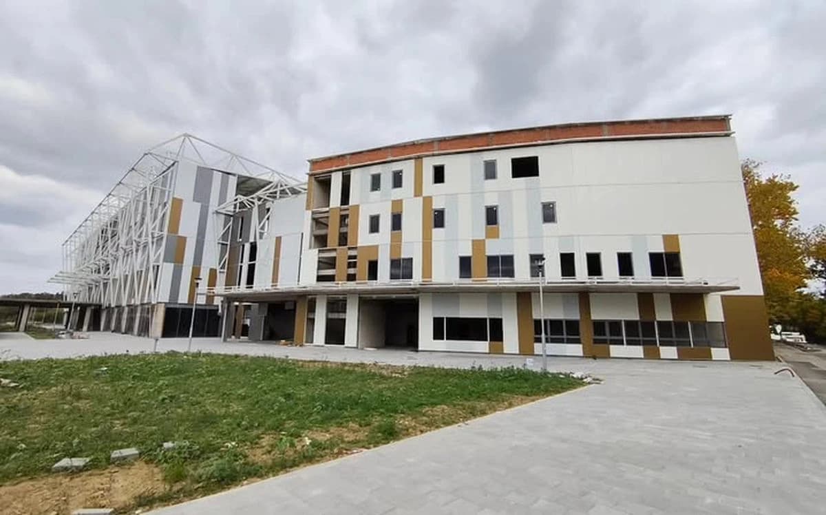 Okolo kalaj, unutra belaj: Ovo je najbizarniji stadion u Bosni i Hercegovini