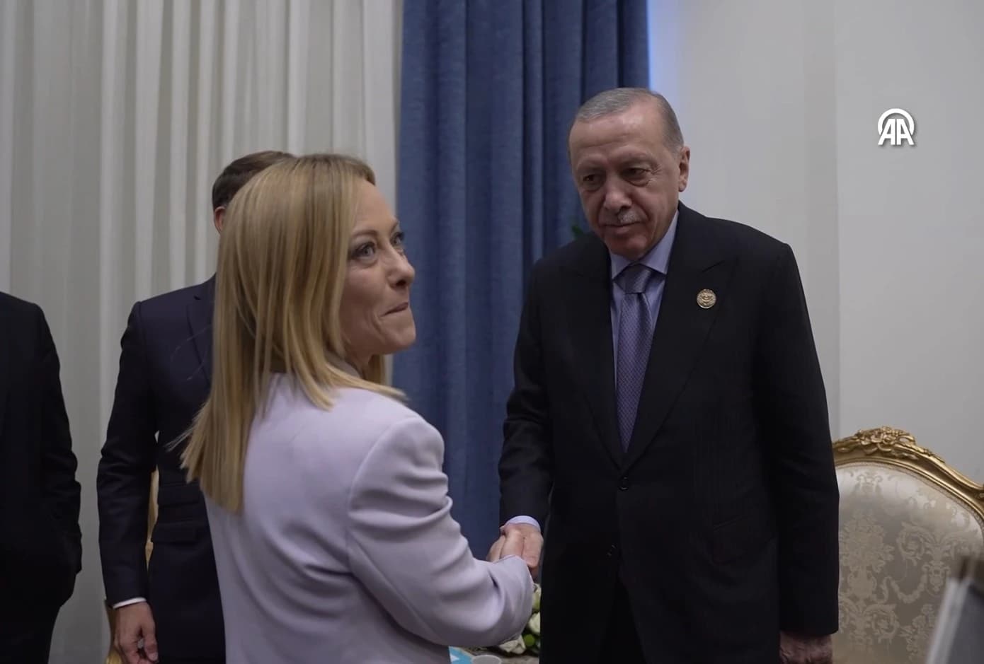 Erdogan savjetovao Meloni da prestane pušiti