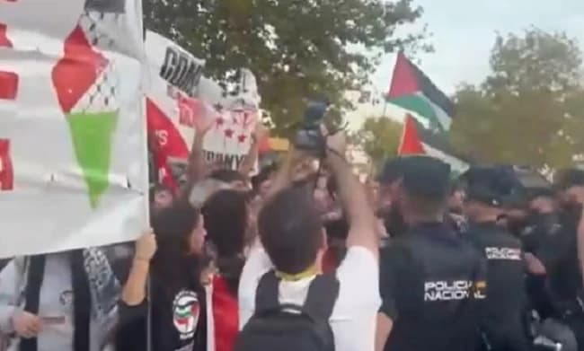 Na tribinama kao u pandemiji, na ulicama ratno stanje