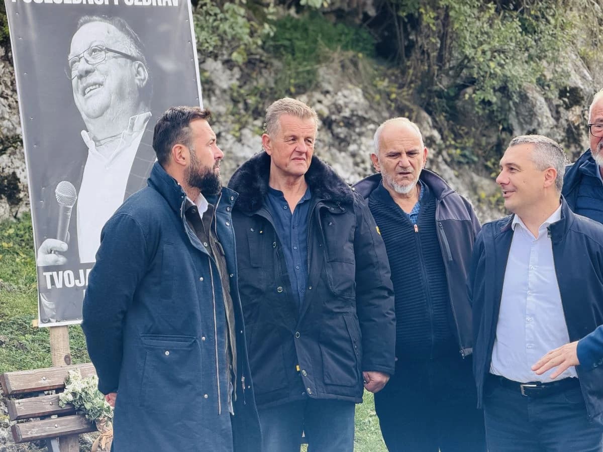 Ministri u Knežini: U čast Halida Bešlića bit će izgrađena spomen-kuća i pokrenut festival