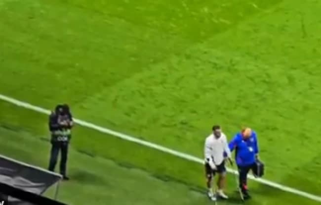 Strepnja u Austriji: Najbolji strijelac u historiji reprezentacije na štakama napustio stadion