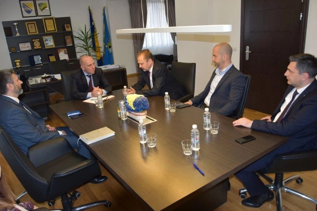 Sastanak u Vladi TK
