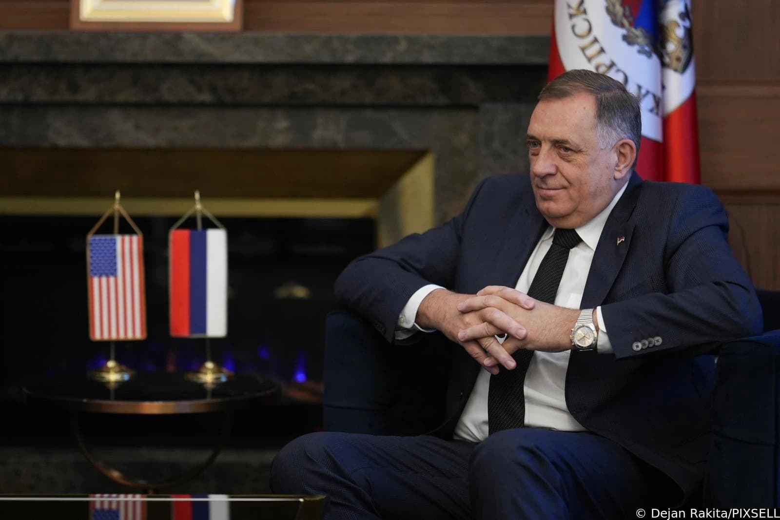 Mreže "gore" zbog ukidanja sankcija Dodiku, Trojki poručeno: Ne lobirajte više, izginut ćemo