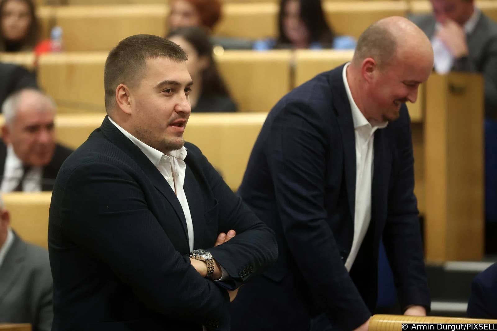 Pogledajte snimak burnih reakcija u Parlamentu FBiH kad su Trojka i HDZ odbili raspravu o "Spengavanju"