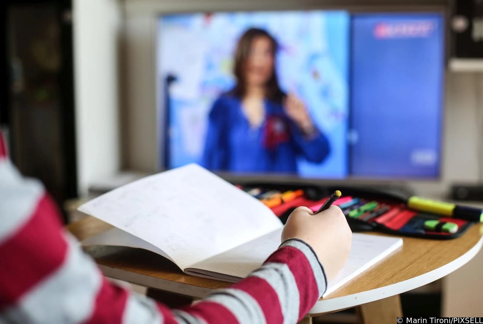 Roditelji i nastavnici u KS protiv online nastave, iz Ministarstva poručili: Cilj je unapređenje digitalne pismenosti