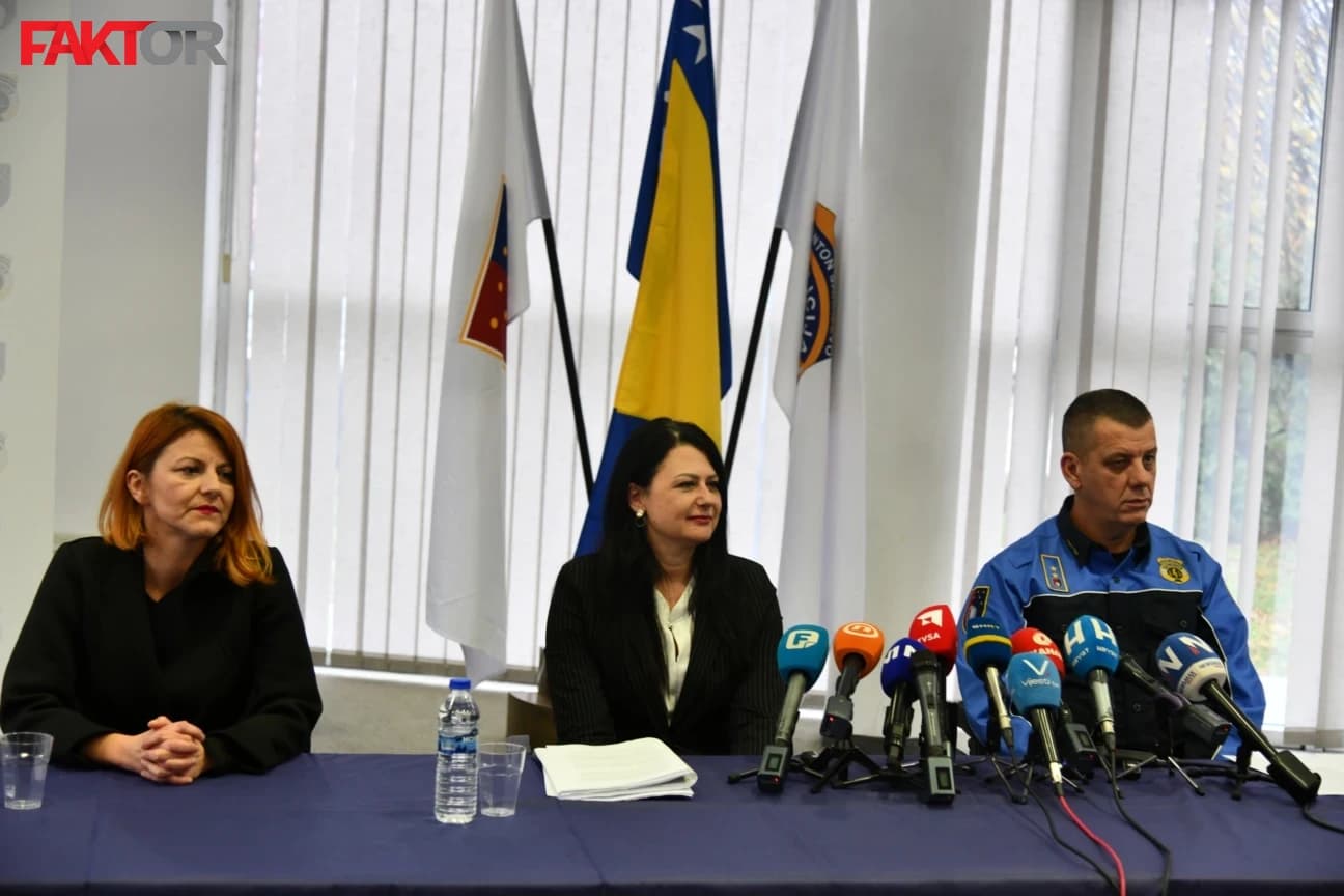 Obraćanje glavne tužiteljice i policijskog komesara u KS nakon hapšenja zbog spolne zloupotrebe djeteta