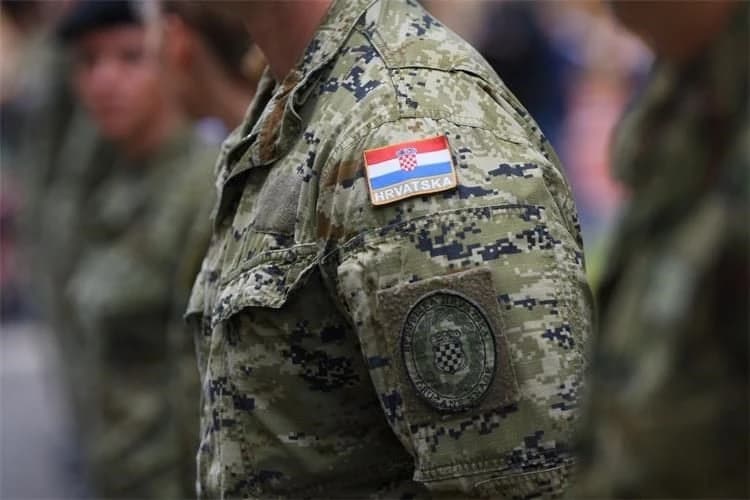 Zamjenik ministra odbrane BiH Slaven Galić pojasnio da li će hrvatski državljani iz BiH služiti vojni rok u Hrvatskoj