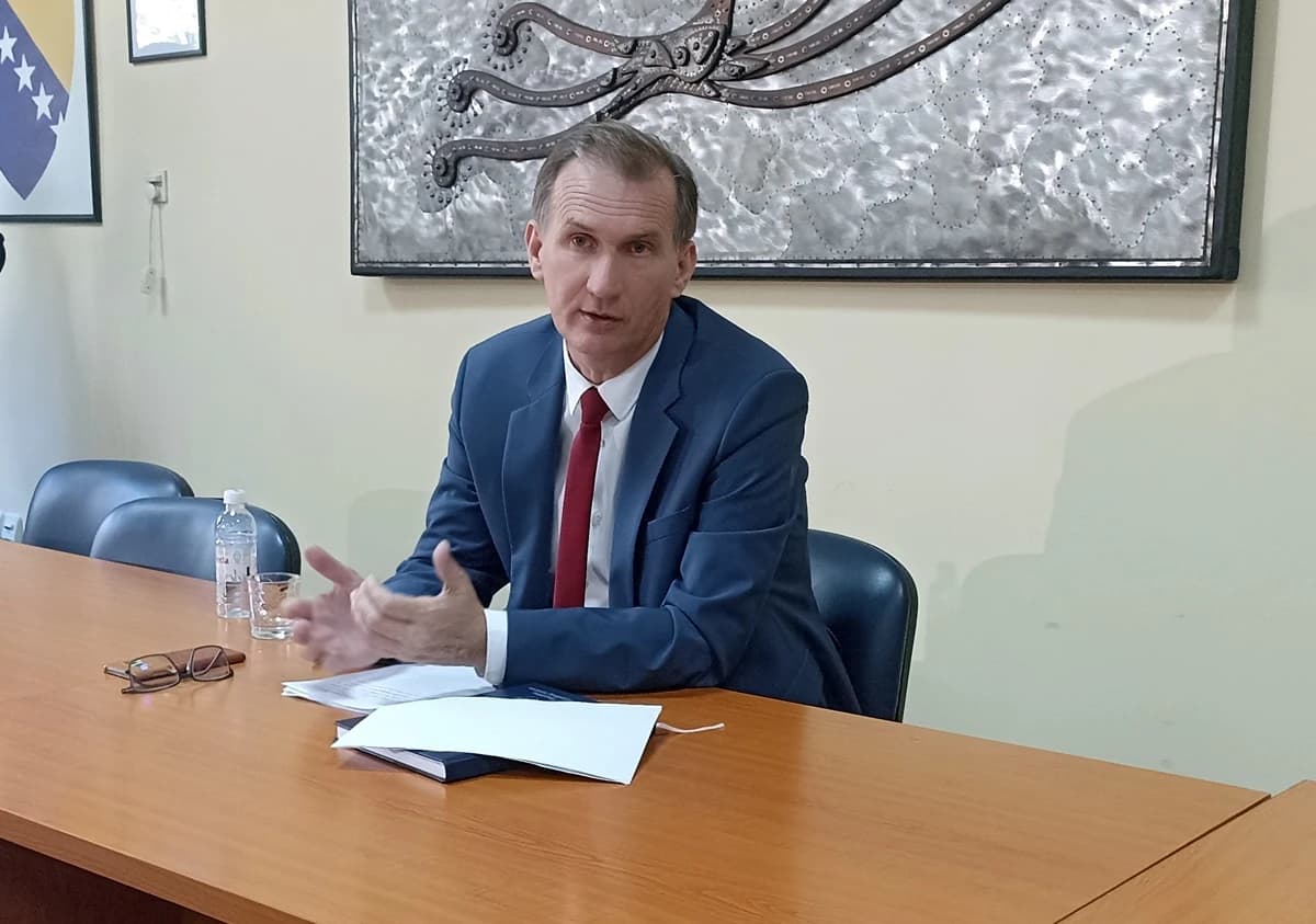 Direktor UKC-a Tuzla: Pet pacijenata je na respiratoru, u izuzetno su teškom stanju