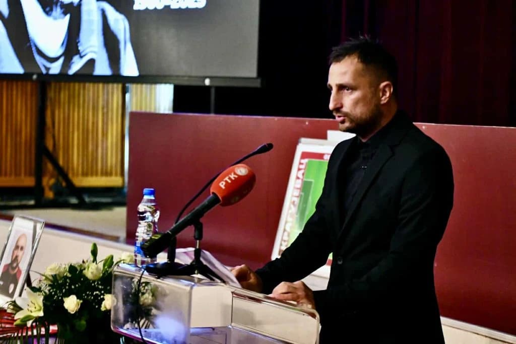 Puzigaća drhtavim glasom na komemoraciji Žižoviću: Čekao sam tvoj poziv, nije došao...
