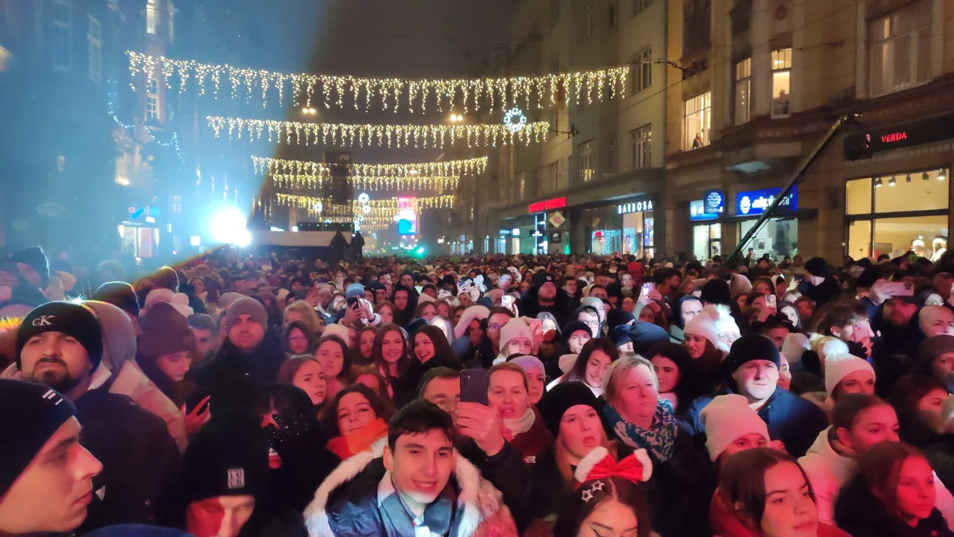 Letu štuke, Petar Grašo i Van Gogh sviraju u Sarajevu prva tri dana 2026, zabava u "najluđoj noći" uz Jelenu Rozgu?