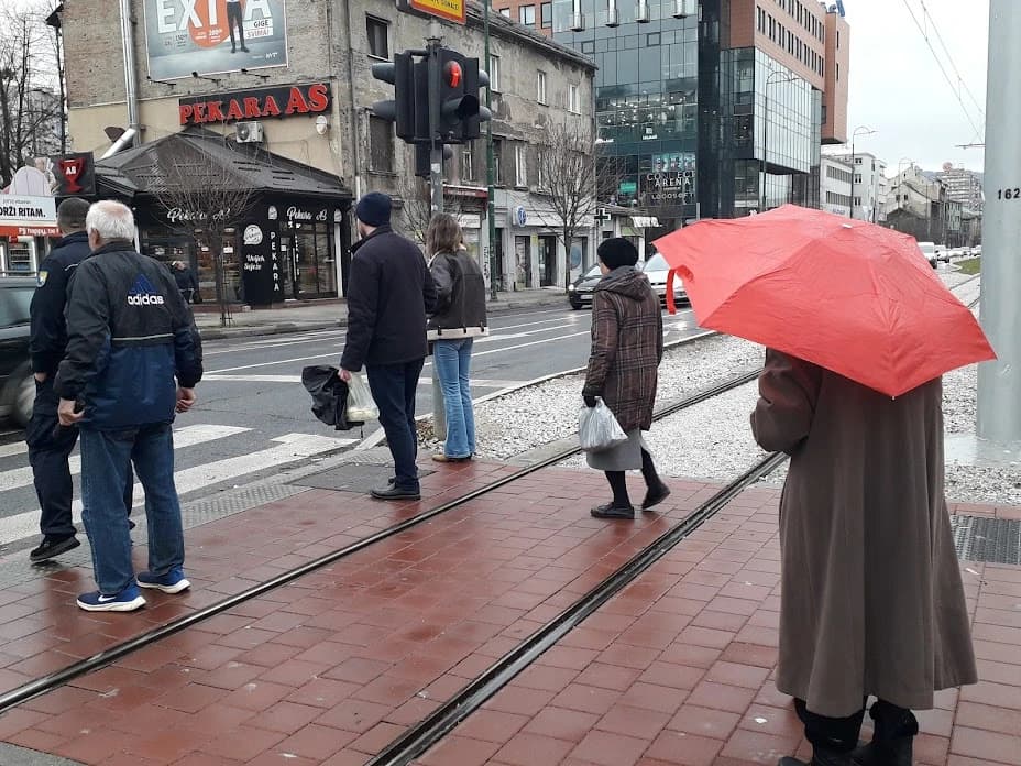 Imaju li Sarajevski kanton, HNK, USK, SBK penzionere, ili samo Vlade TK i ZDK pomažu ovu kategoriju stanovništva