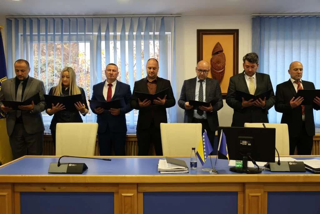 Treći put u manje od mjesec dana: Opet izglasano nepovjerenje Vladi BPK, novi premijer ponovo Senad Čeljo