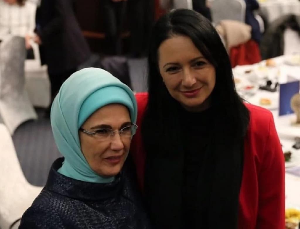 Emine Erdogan i Aida Obuća