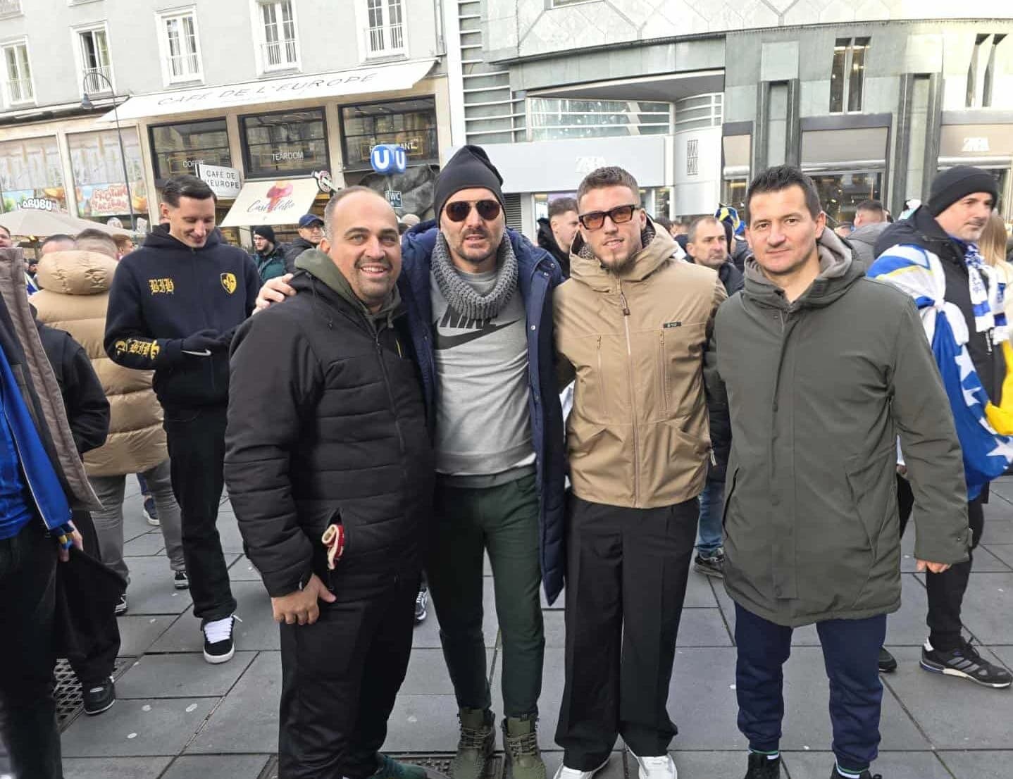 Zmaj ne može na teren, stigao je među navijače u Beču