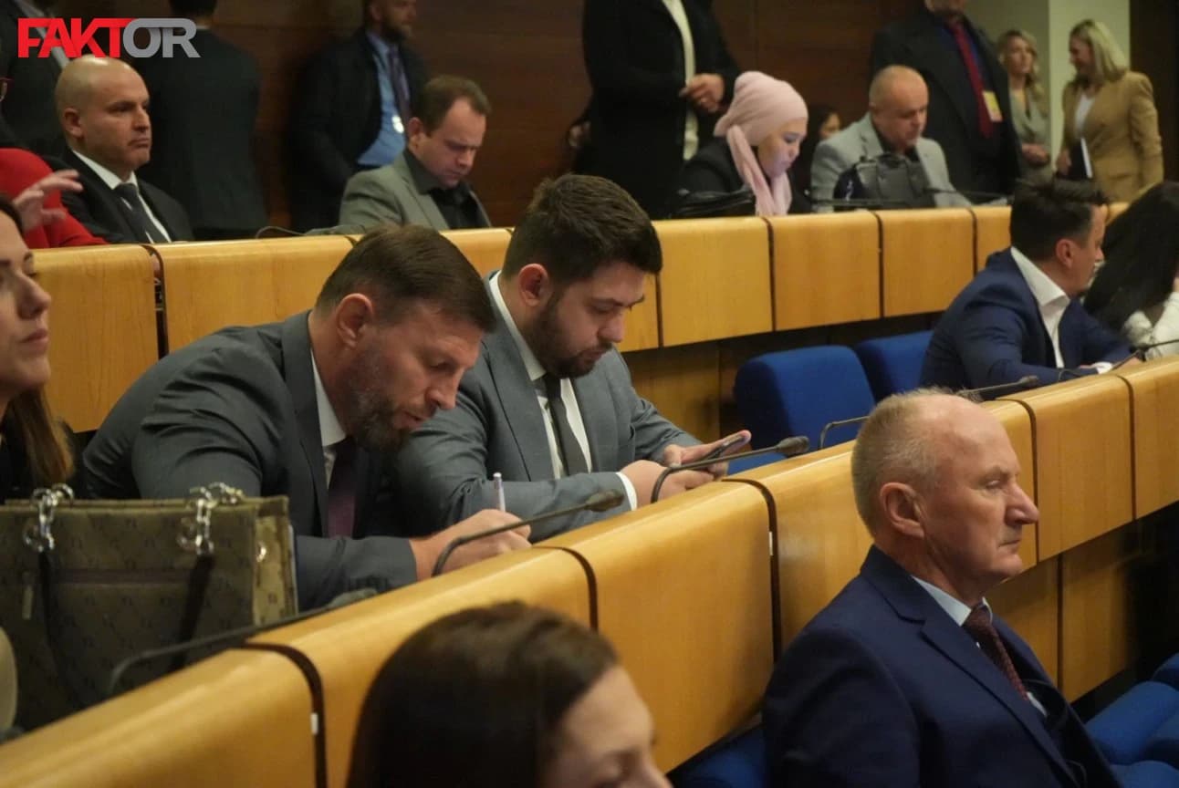 Zastupnici tražili više informacija o požaru u Tuzli, ubistvu u Mostaru, kupovini Telemacha, imenovanju Munjića