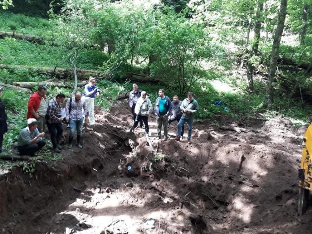 S iskopavanja jedne od masovnih grobnica