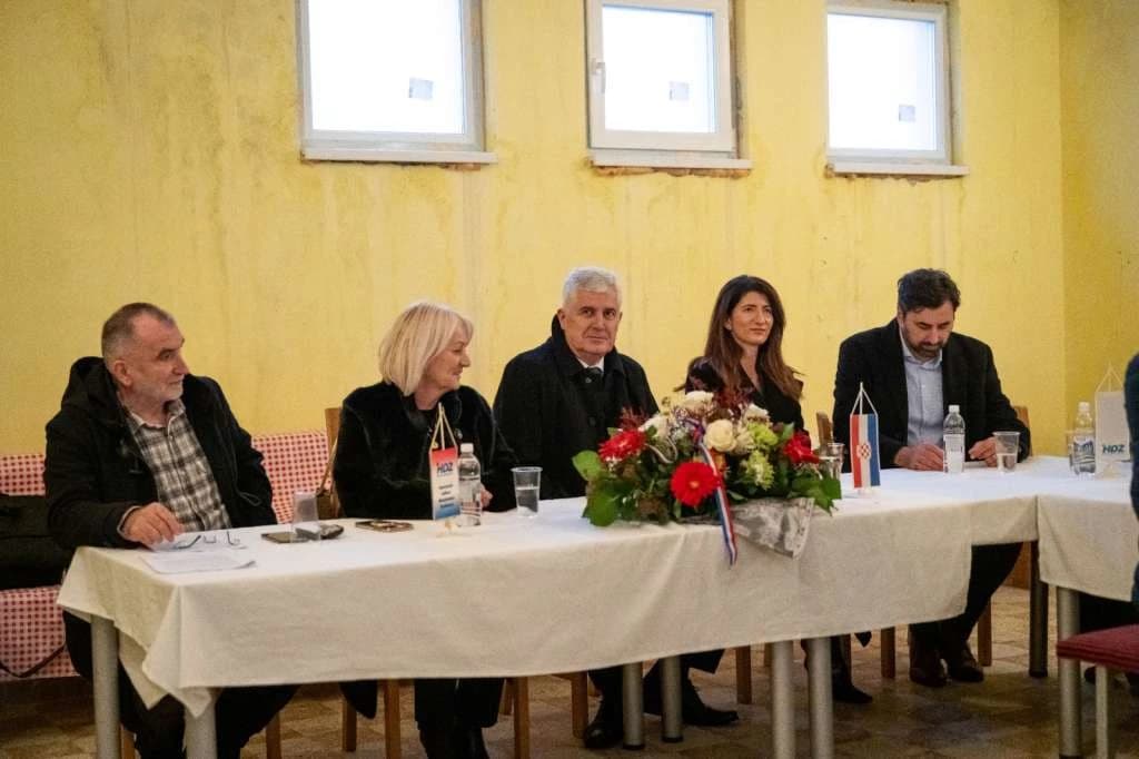Uoči Dana državnosti BiH, Čović iz Bos. Grahova poručio: Nastavljamo jačati zajedništvo i saradnju s Hrvatskom