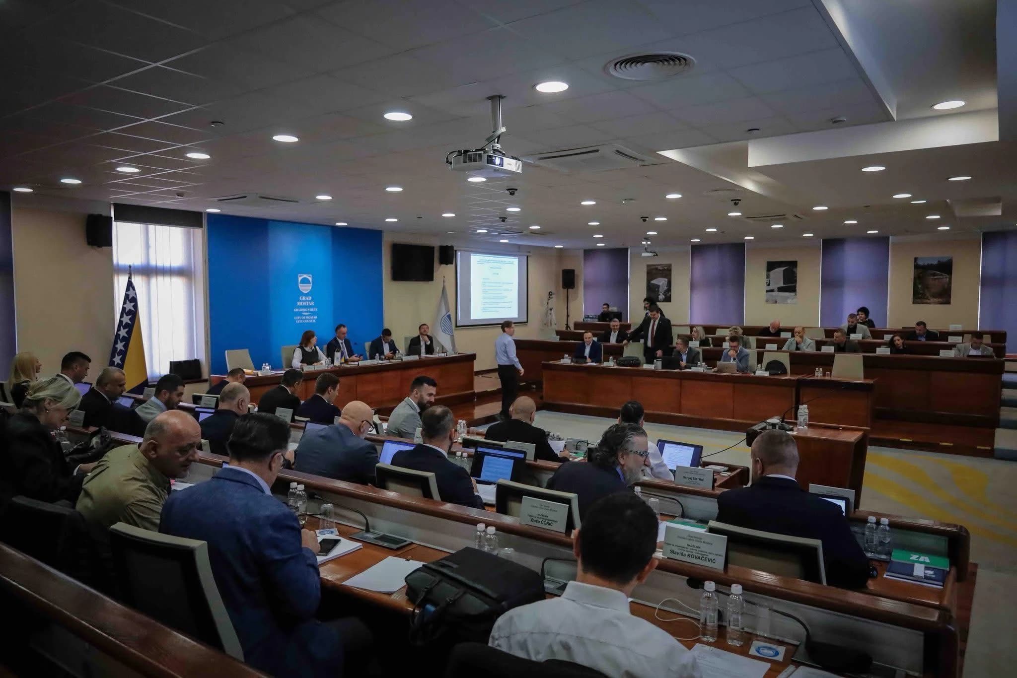 Koalicija za Mostar osudila paljevinu vozila koje koristi Mario Kordić