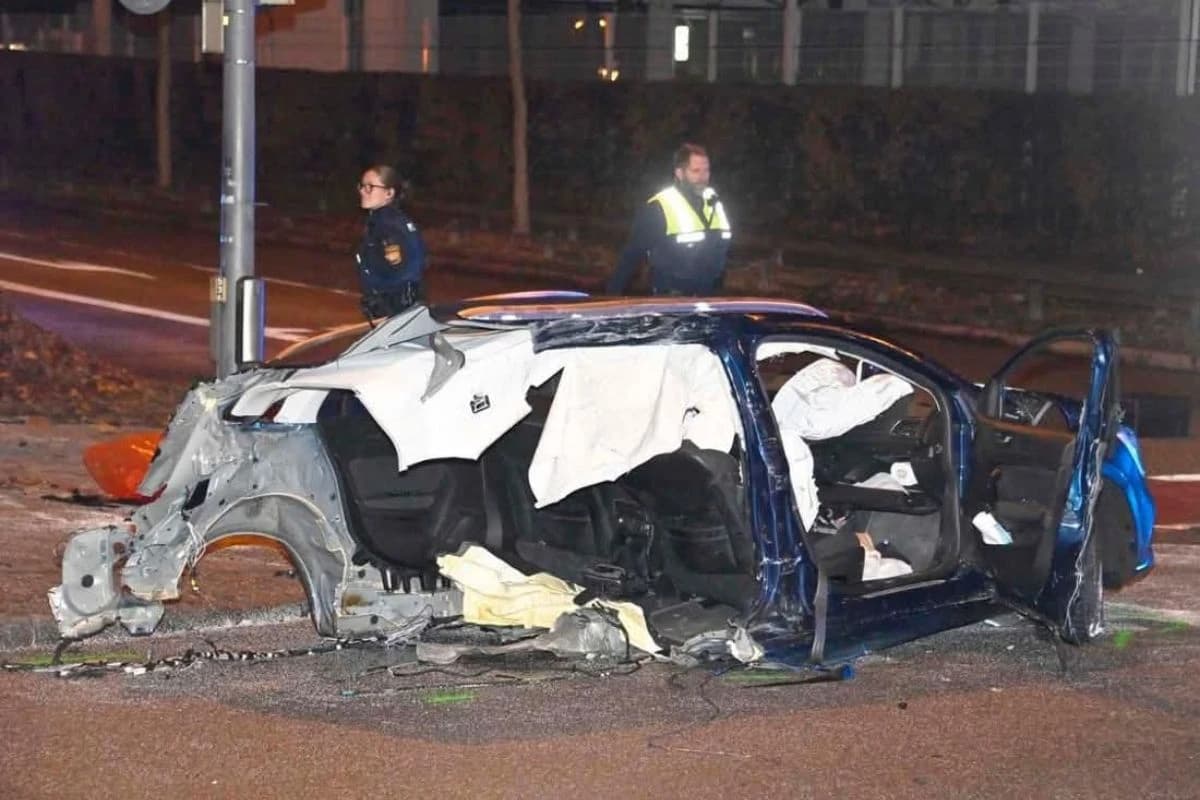 Renault potpuno uništen