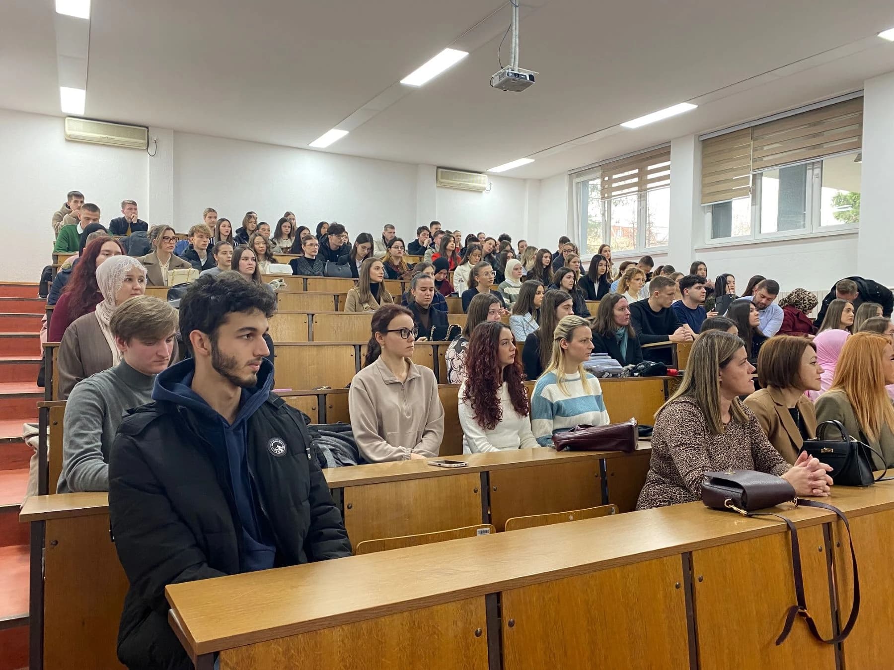 Stipendije dobilo 107 studeneta