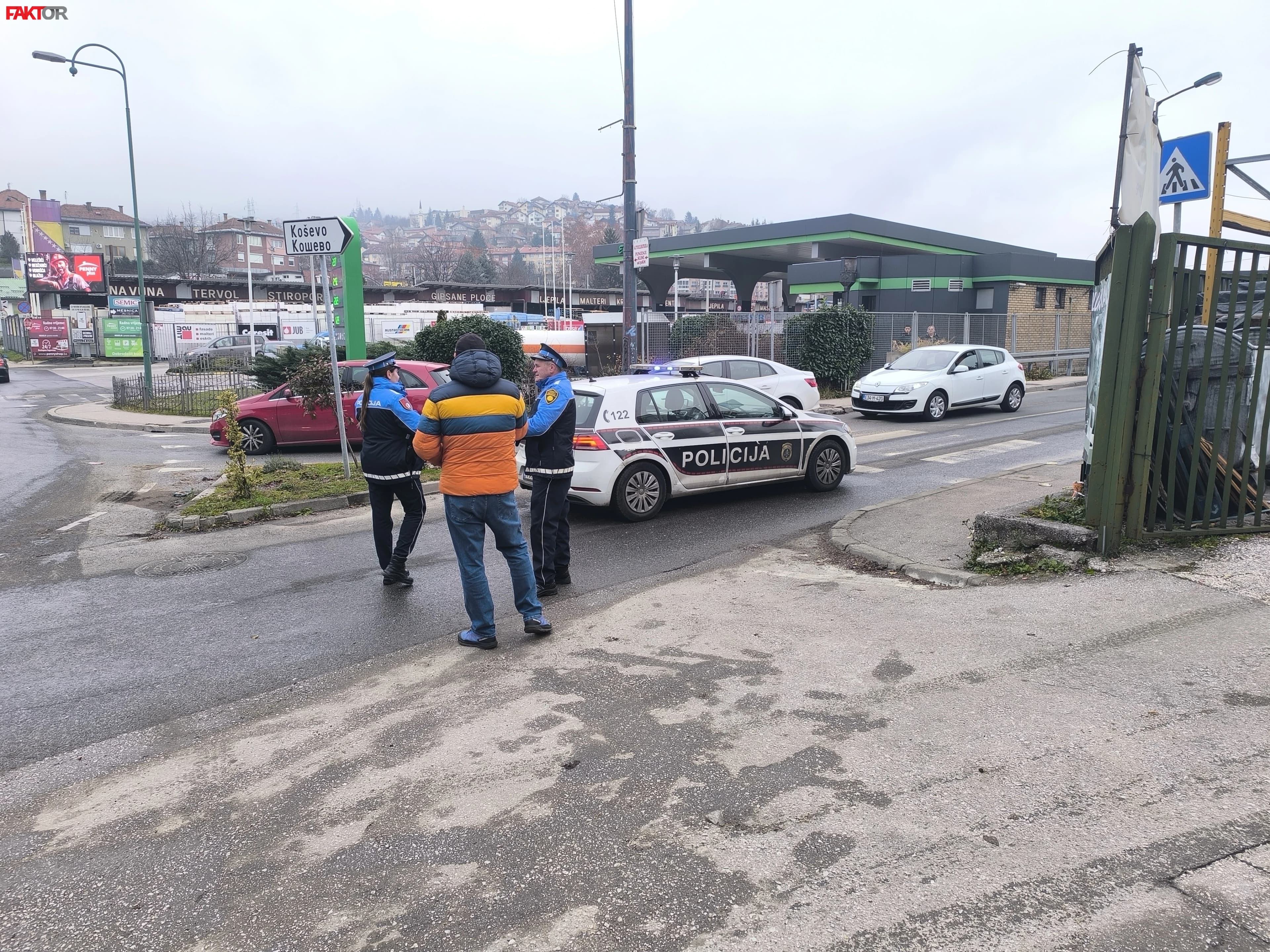 Saobraćajna nesreća u Sarajevu: Pješak prevezen u KCUS