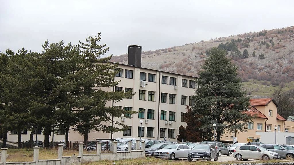 Bolnica u Livnu smanjila obim poslova zbog blokiranih računa: Nema lijekova za pacijente, uposlenici ostali bez plaća