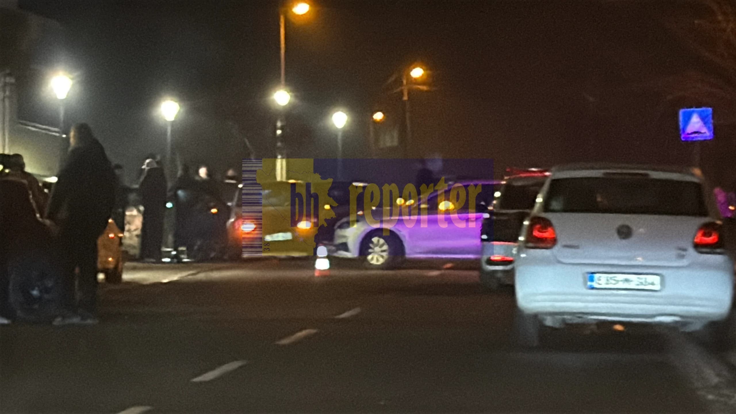 U tuzlanskom naselju Miladije: Bježeći od policije, vozilom se zabio u parkirane automobile