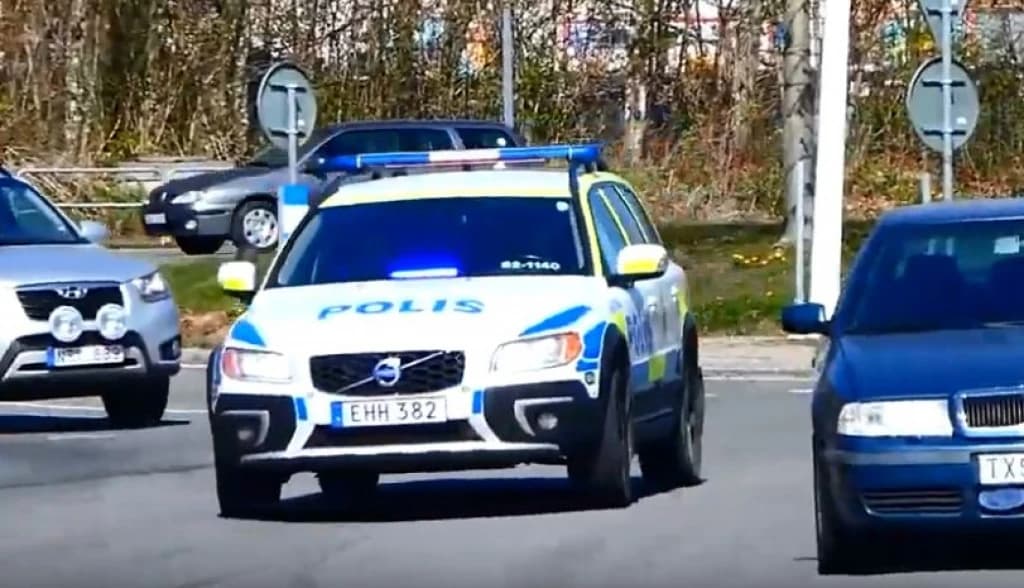 Rasistički napad na džamiju u Švedskoj: Primjerak Kur’ana probušen mecima